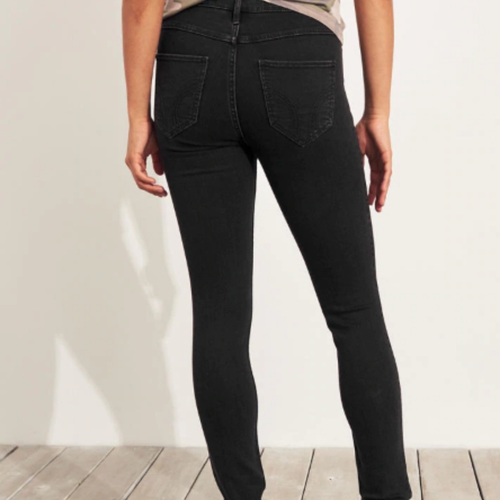 Hollister Mid-Rise Super Skinny Black Jeans